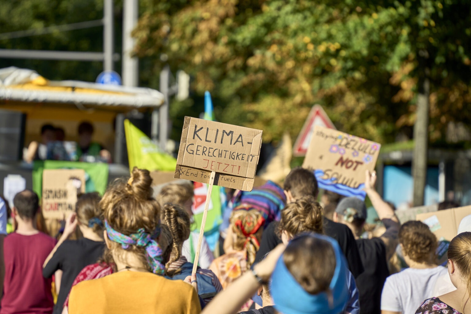Kretschmer negiert Klimaziele: Harsche Kritik von Fridays for Future ...